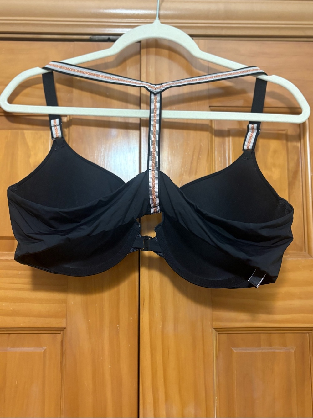 Victoria's Secret Black Front-Closure Push-Up Bra with Striped Straps 38C EUC - Picture 2 of 4